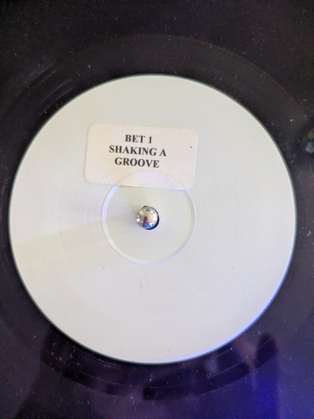 Shakedown - SHAKING A GROOVE (At Night rmx) | Not On Label (BET1) - 2