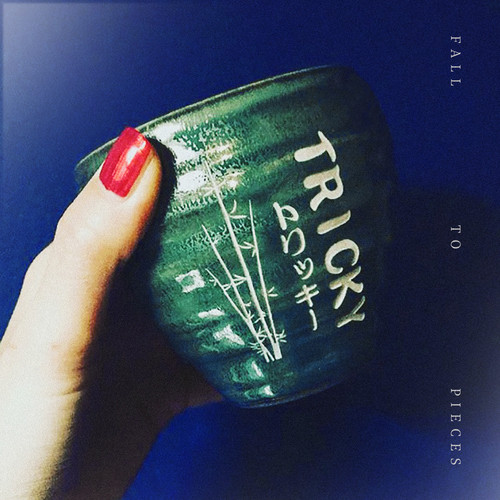 Tricky - Fall To Pieces | False Idols (K7S391)