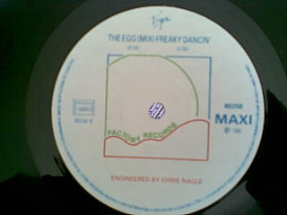 Happy Mondays - Freaky Dancin'/The Egg | Virgin (80258) - 3 Happy Mondays - Freaky Dancin'/The Egg | Virgin (80258) - 3