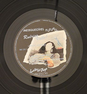 Rodrigo Valle - Inesquecivel Futuro | Leao De Fogo (992 232-1) - 4