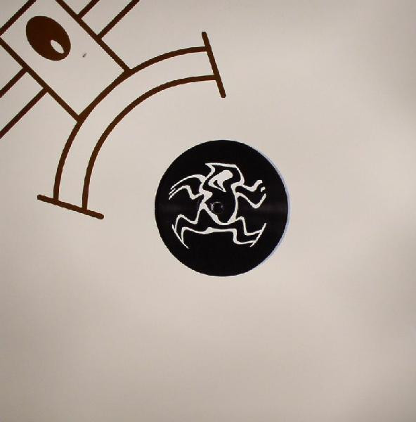 Chris Brann Presents Delilah - Delilah (B Strong 4 Me) (The Remixes) | Yoshitoshi Recordings (YR097) - 2