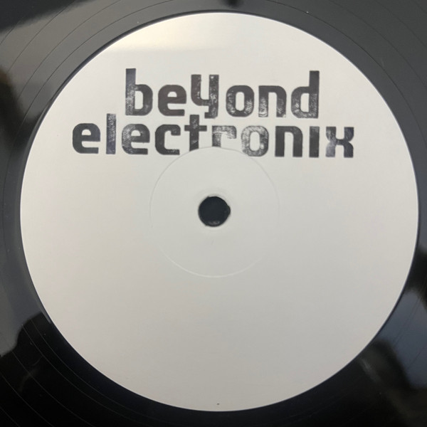 Liquid Silk - Memories / Pursuing Peace | Beyond Electronix (B.E 008) - 2