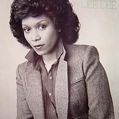 Dee Dee Sharp Gamble - Dee Dee | Philadelphia International Records (JZ 36370)