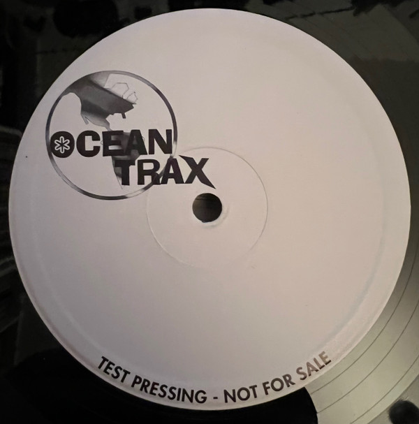 Piparo - Don't Leave Me (Original Mixes) | Ocean Trax (OCN 039)
