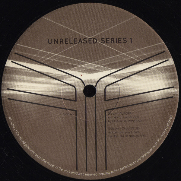 Oneiric  &  MAN-D.A. - Aurora / Calling 313 | Flash Forward (FFORUS 001)