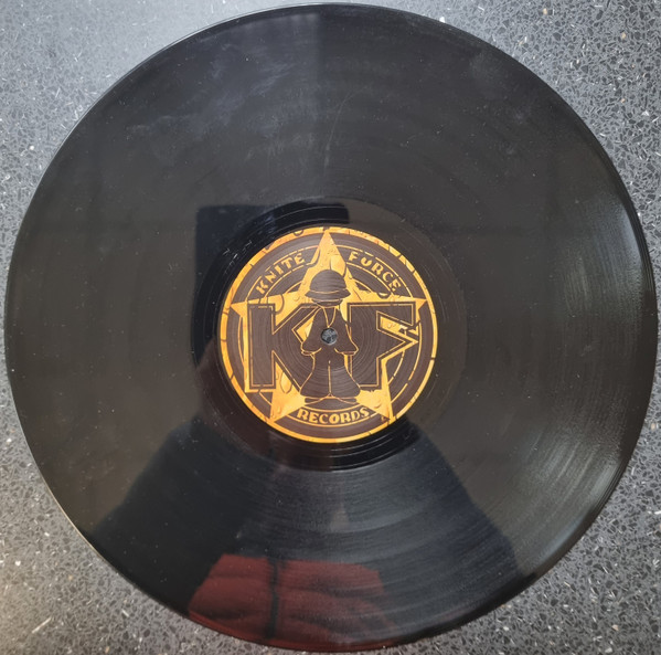 Isotonik - Different Strokes | Kniteforce Records (KF244A/B) - 2