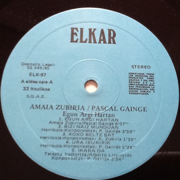 Amaia Zubiria - Pascal Gaigne - Egun Argi Hartan | Elkar (ELK-97) - 3