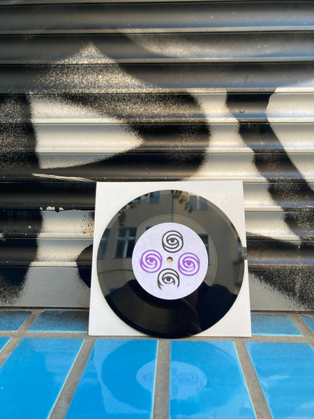 16 Faces , Larkhall Paul - Behind the Violet Veil EP | Delphic Iris Records (DIX101)