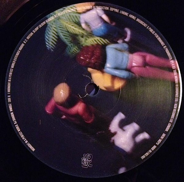 DJ Shadow - Midnight In A Perfect World | Mo Wax (MW057) - 3