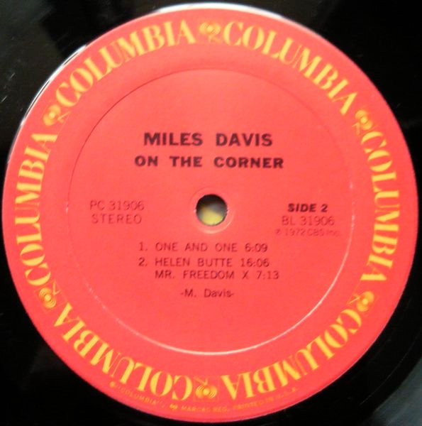 Miles Davis - On The Corner | Columbia (PC 31906) - 4