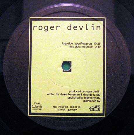Roger Devlin - Sportflugzeug / Mountain | Made In Frankfurt (ffm15)