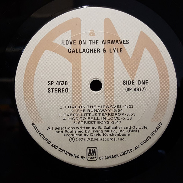 Gallagher & Lyle - Love On The Airwaves | A&M Records (SP-4620) - 3