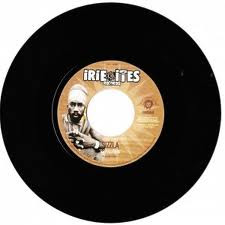 Sizzla / Lorenzo - Revolution / A So Dem Stay | Irie Ites Records (II-7" 07.2)