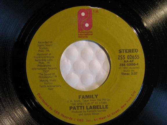 Patti LaBelle - The Spirit's In It | Philadelphia International Records (ZS5 02655) - 2
