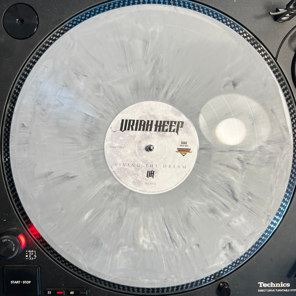 Uriah Heep - Living The Dream | Frontiers Music SRL (FR LP 885) - 2