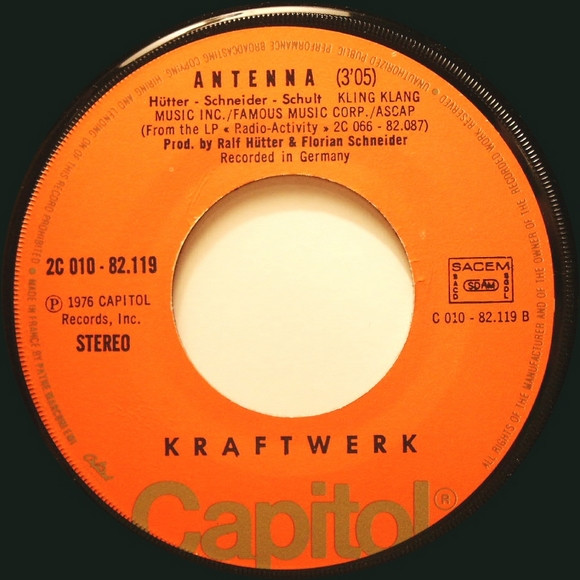 Kraftwerk - Radioactivity | Capitol Records (2C.010-82119) - 4