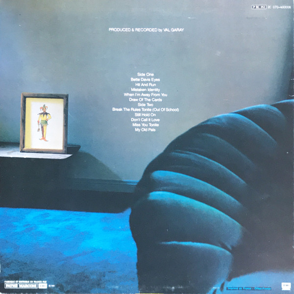 Kim Carnes - Mistaken Identity | EMI America (2C 070-400008) - 2