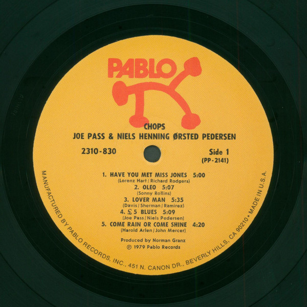 Joe Pass And Niels-Henning Ørsted Pedersen - "Chops" | Pablo Records (2310 830) - 3
