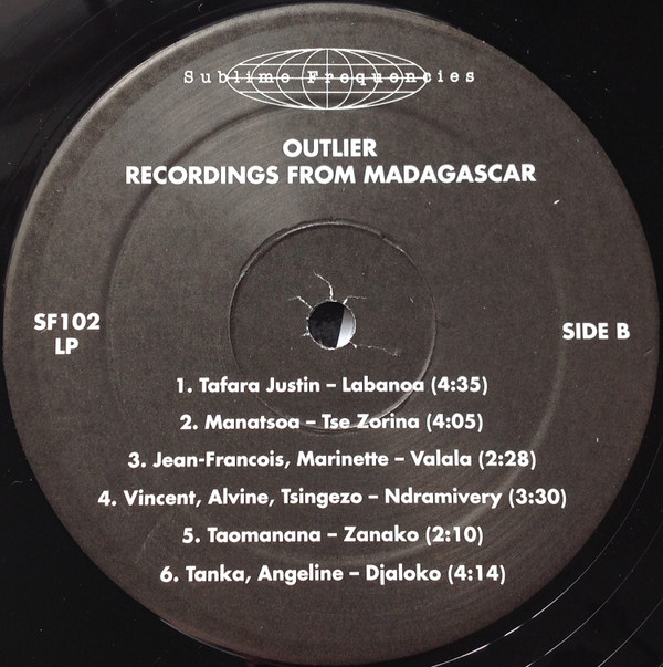 Various - Outlier:  Recordings From Madagascar | Sublime Frequencies (SF102) - 3