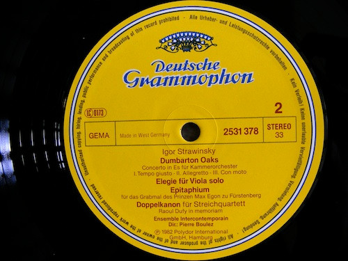 Igor Stravinsky - Ensemble Intercontemporain , Pierre Boulez - Ebony Concerto - Dumbarton Oaks - Chamber Works | Deutsche Grammophon (2531 378) - 4 Igor Stravinsky - Ensemble Intercontemporain , Pierre Boulez - Ebony Concerto - Dumbarton Oaks - Chamber Works | Deutsche Grammophon (2531 378) - 4