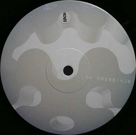 Flow / Peace Division - Artemis / Climbing Pyramids (New Century Soul Remix) | Low Pressings (Low Pressings 005) - 2