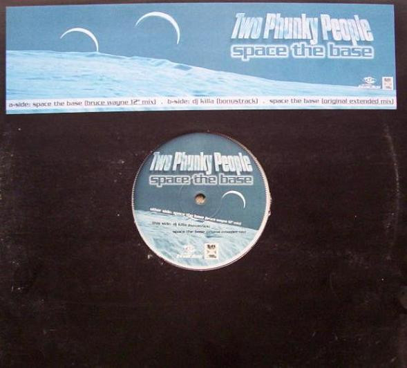 Two Phunky People - Space The Base | Urban Tracks (none)