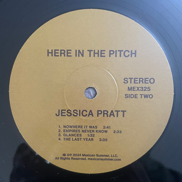 Jessica Pratt - Here In The Pitch | Mexican Summer (MEX325) - 4 Jessica Pratt - Here In The Pitch | Mexican Summer (MEX325) - 4