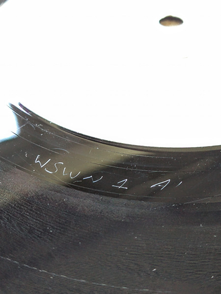 Chris Bangs - Warm Weather | INCredible (WSWN 1) - 4 Chris Bangs - Warm Weather | INCredible (WSWN 1) - 4