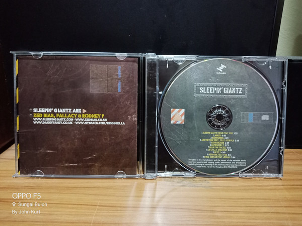 Sleepin' Giantz - Sleepin' Giantz | Tru Thoughts (TRUCD252) - 4 Sleepin' Giantz - Sleepin' Giantz | Tru Thoughts (TRUCD252) - 4