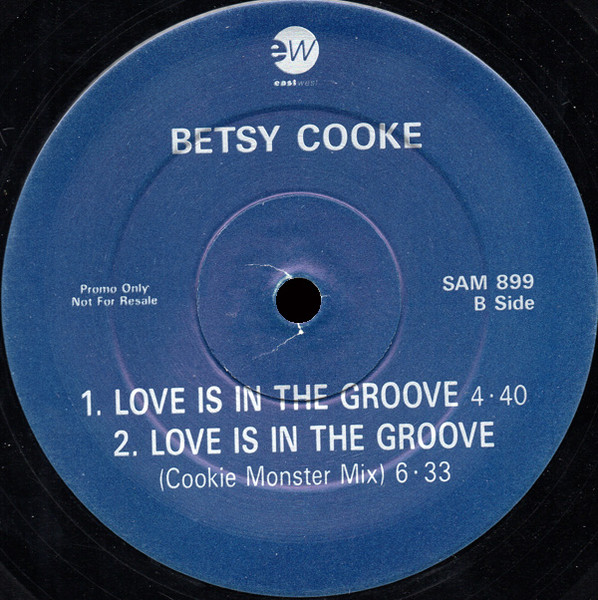 Betsy Cook - Love Is The Groove | EastWest (SAM 899) - 3