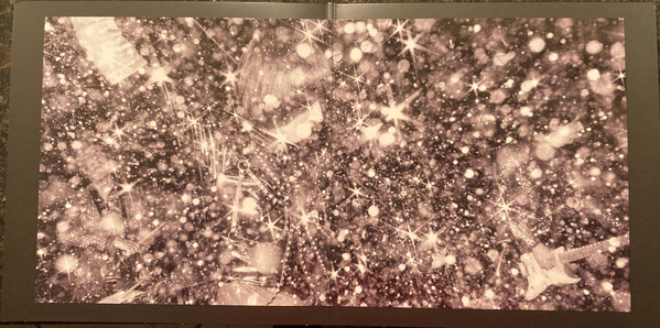 Yeah Yeah Yeahs - Cool It Down | Secretly Canadian (SC470) - 3 Yeah Yeah Yeahs - Cool It Down | Secretly Canadian (SC470) - 3