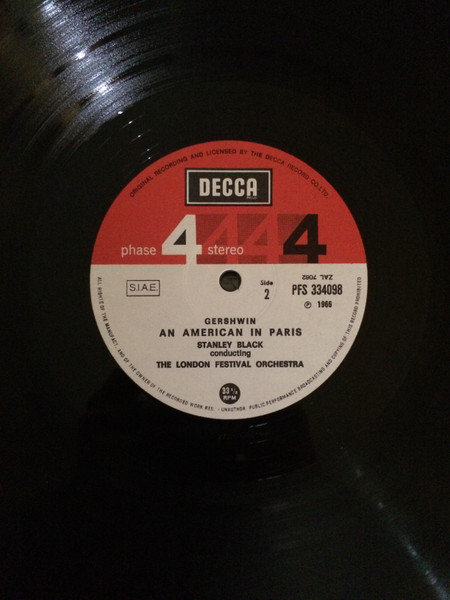 George Gershwin , Stanley Black Conducting The London Festival Orchestra - Rhapsody In Blue / American In Paris | Decca (PFS - I 334098) - 3