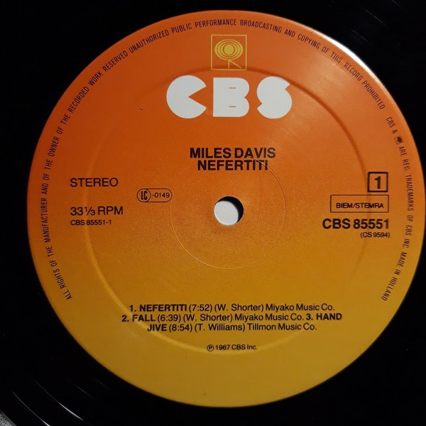 Miles Davis - Nefertiti | CBS (CBS 85551) - 3