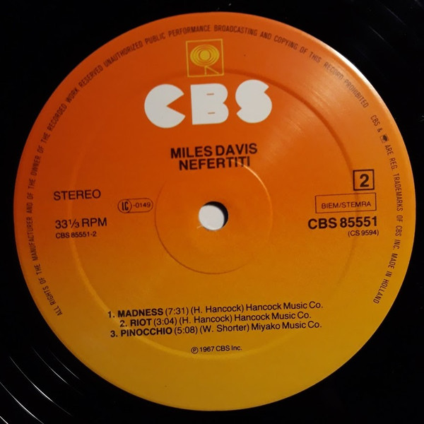 Miles Davis - Nefertiti | CBS (CBS 85551) - 4