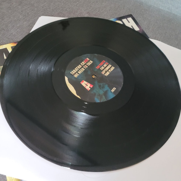 Tabatha Crash - We Need To Talk | Araki (Araki 159) - 3