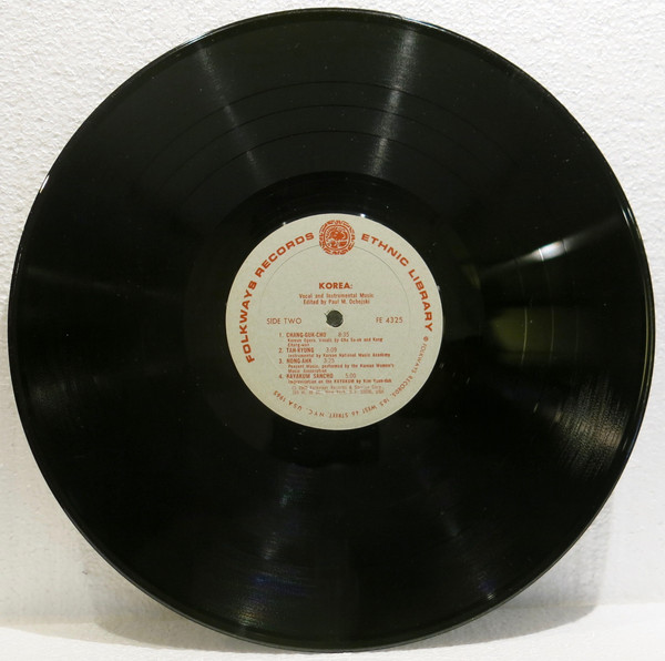 Various - Korea : Vocal And Instrumental Music [Vinyl] | Ethnic Folkways Library (FE 4325) - 2