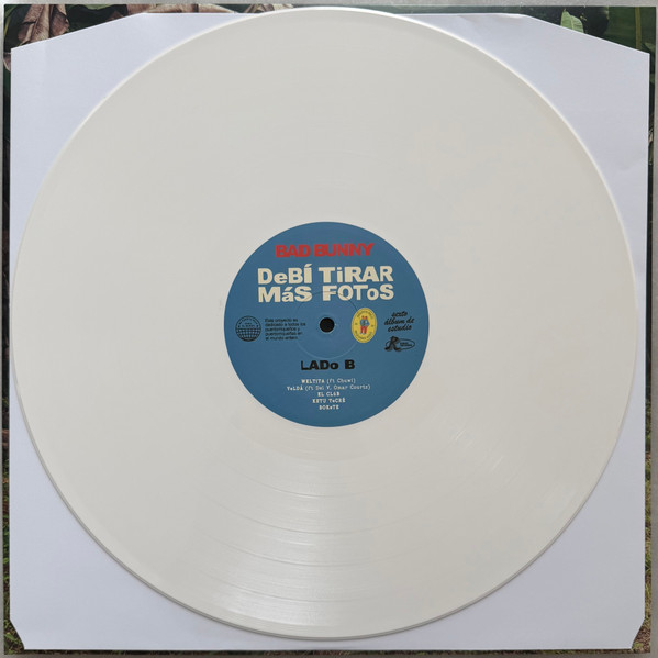 Bad Bunny - Debí Tirar Más Fotos | Rimas Entertainment (none) - 4