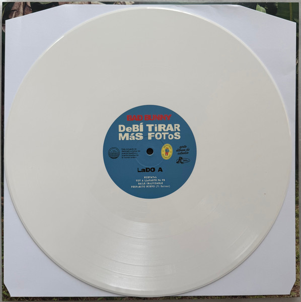 Bad Bunny - Debí Tirar Más Fotos | Rimas Entertainment (none) - 3