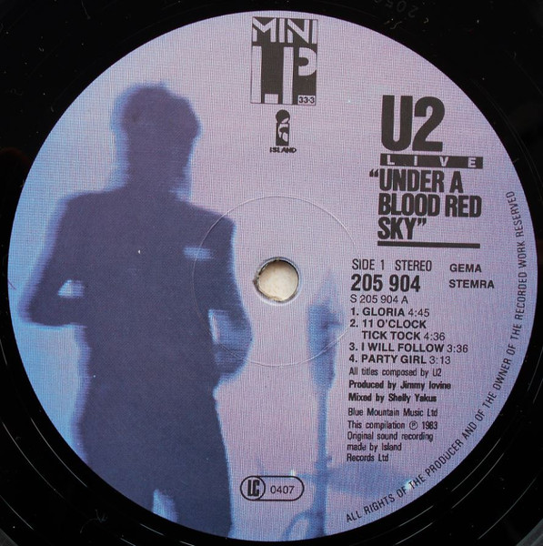 U2 - Live "Under A Blood Red Sky" | Island Records (205 904-270) - 3