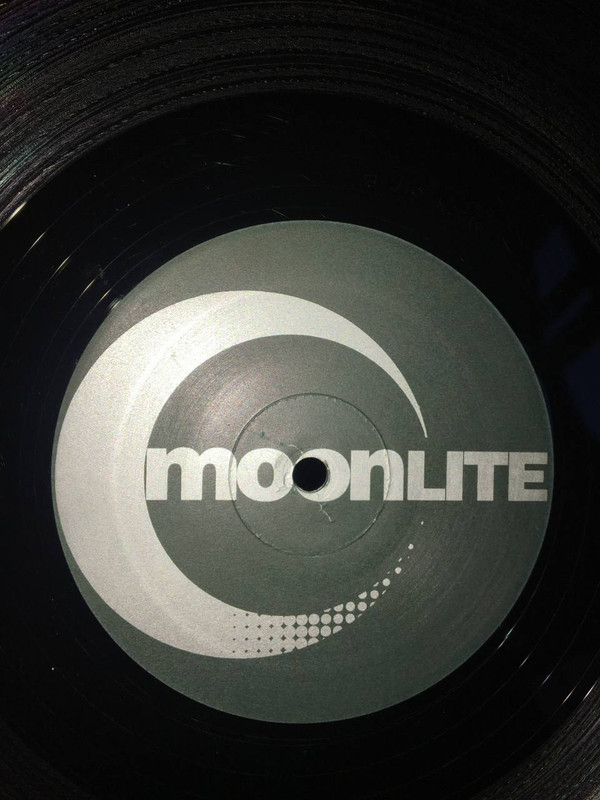 Di Venere - Love Me! | Moonlite (MOON 017)