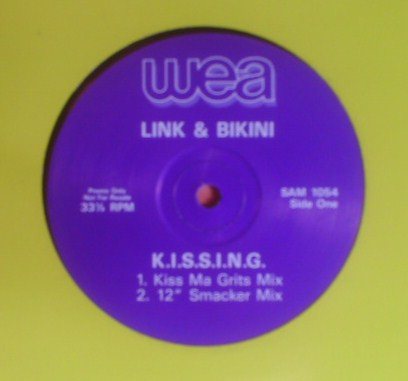 Link & Bikini - K.I.S.S.I.N.G. | WEA (SAM 1054)