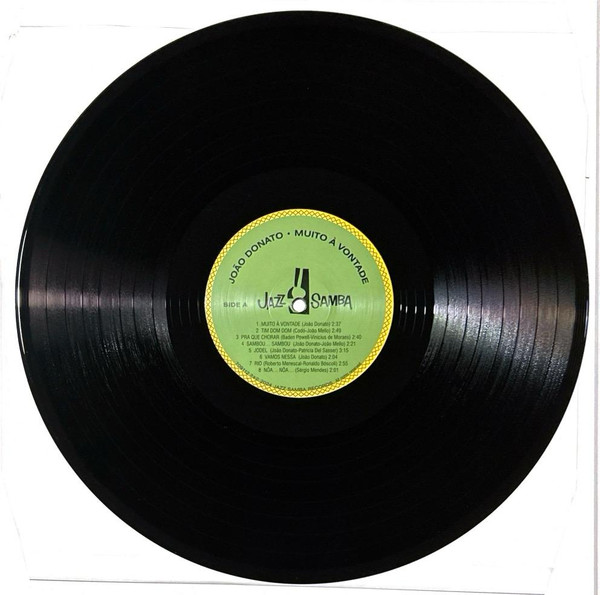 João Donato & Seu Trio - Muito à Vontade... | Jazz Samba Records (709112) - 3