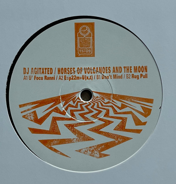 DJ Agitated - Horses Of Volcanoes And The Moon | Dolly (dolly TS09) - 2