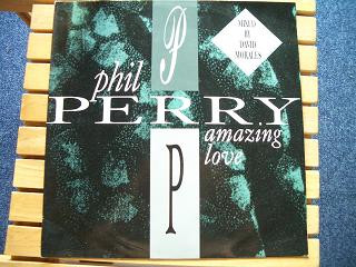 Phil Perry - Amazing Love | Capitol Records (12CL 615) Phil Perry - Amazing Love | Capitol Records (12CL 615)