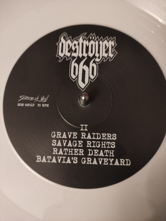 Deströyer 666 - Never Surrender | Season Of Mist (SOM685LP) - 2