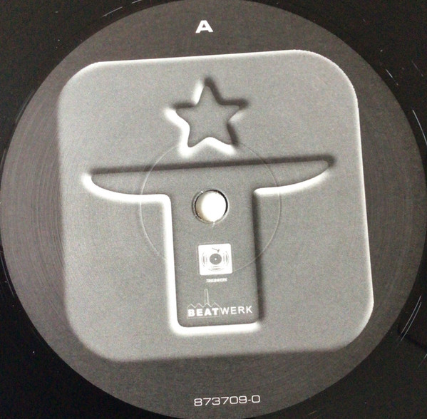 Twilight Feat. Carina - Happy Love | Triebwerk (873709-0) - 3