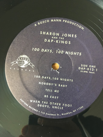 Sharon Jones & The Dap-Kings - 100 Days, 100 Nights | Daptone Records (DAP-012) - 3