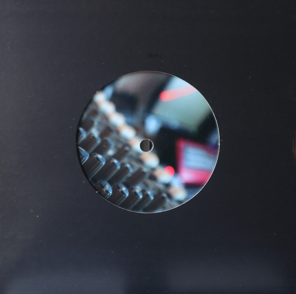 Futuregrapher vs. Self Oscillate - Dominika / Gatekepper | Móatún 7 (MOA011)