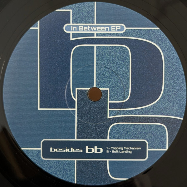 Alexis Namur - In Between EP | Besides (BSDS002) - 2
