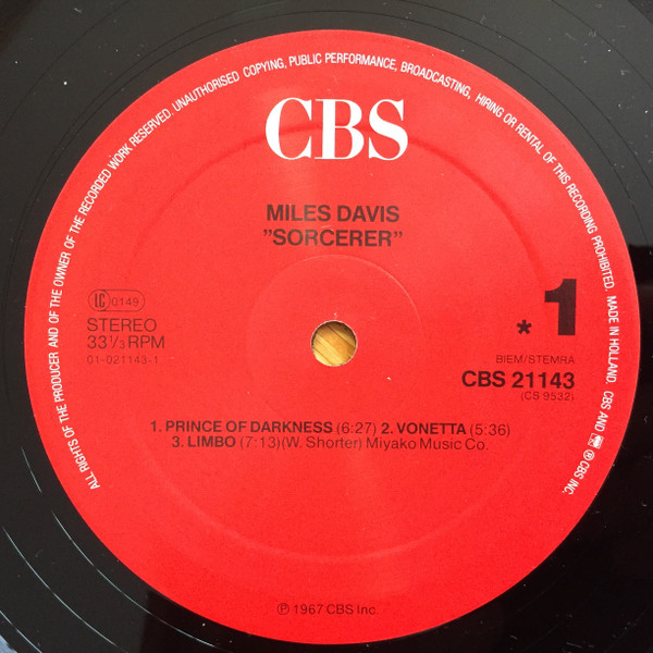 Miles Davis - Sorcerer | CBS (CBS 21143) - 2